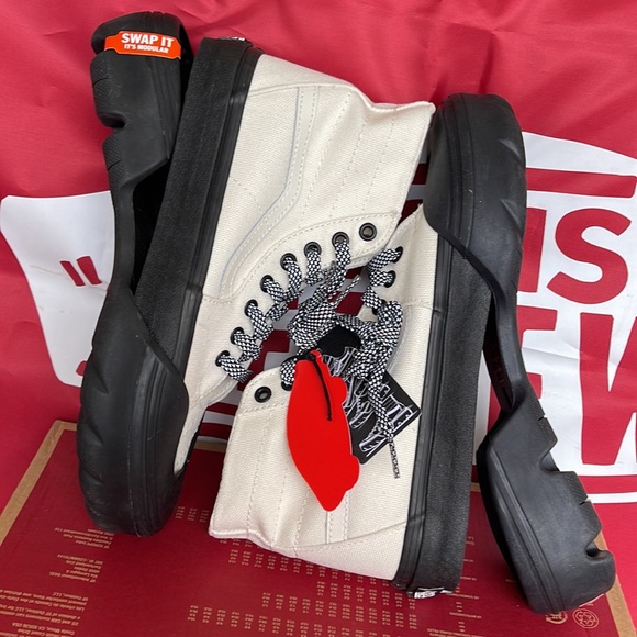 Vans Sk8-Hi Tapered
Heavy Canvas Marshmallow/
VNOA7Q5TKIG
WMNS sneakers - Picture 15 of 16